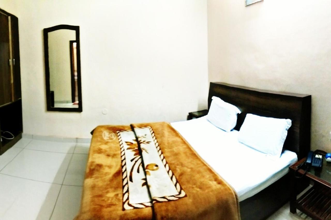 Hotel Aroma Inn Sirsa Extérieur photo