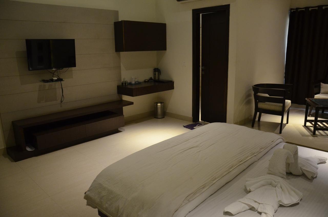 Hotel Aroma Inn Sirsa Extérieur photo